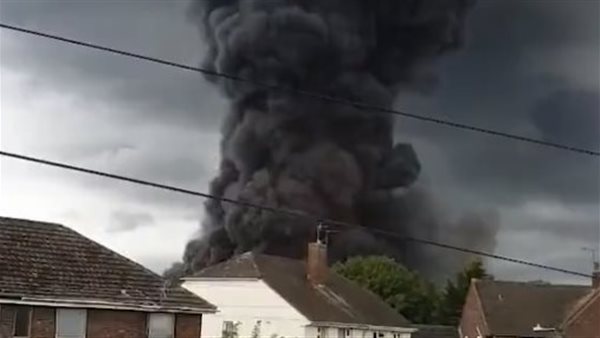 يشبه نهاية العالم.. كارثة حريق هائل بجوار مختبرات كورونا|شاهد 