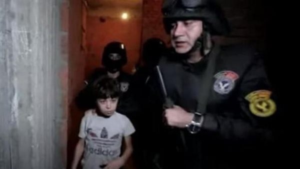 خطفوه لهذا السبب..أول فيديو للحظة تحرير طفل المحلة من بين يدي خاطفيه | شاهد