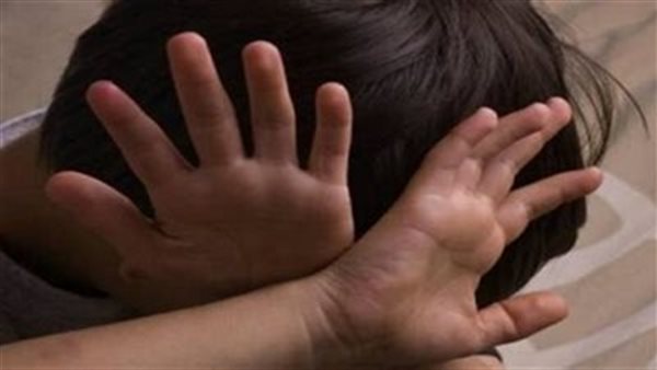  في أرض زراعية.. القبض على مزارع استدرج طالب وحاول هتك عرضه 