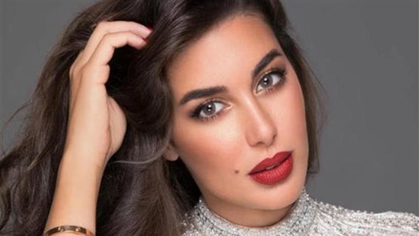 مجوهرات ونظارة بآلاف الجنيهات.. ياسمين صبري تستعرض إطلالتها في إيطاليا| شاهد 