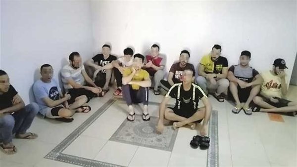 حبال وأسلاك وسرنجات..حكاية أدوات تعذيب عُثر عليها داخل فيلا بها 80 محتجزًا بالمقطم 