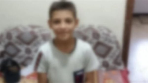  مأساة طفل بالشرقية.. والده كبٌل يديه وقدميه وجلده بسلك الكهرباء | شاهد