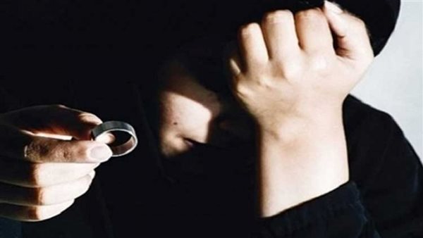 مكالمات نص الليل فضحته.. زينب ترفع دعوى طلاق بعد 40 سنة زواج