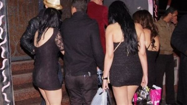 استدراج القاصرات للأثرياء العرب.. تفاصيل مثيرة في سقوط شبكة للرذيلة على مركب نيلي بالجيزة