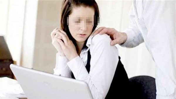 «إشارة بذيئة باليد».. تفاصيل تحرش رجل أعمال بسيدة في مصر الجديدة