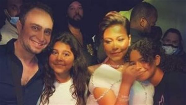 ستك وتاج راسك.. انفعال شيرين في حفل جدة حديث السوشيال ميديا | شاهد 