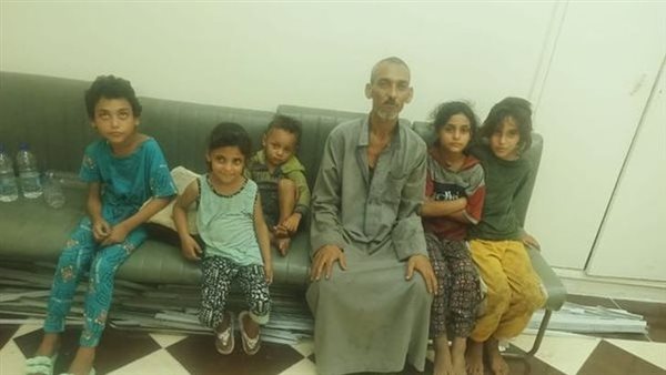 قيدهن بالجنازير والسلاسل.. تفاصيل صادمة في تعذيب أبكم لبناته الثلاث بالإسماعيلية 