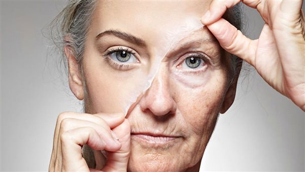 احذريها.. المخللات والحلوى تسبب ظهور التجاعيد المبكرة