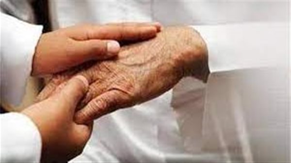 حكم سماح الزوجة لأولادها بزيارة أهلها على غير رغبة أبيهم.. خلى بالك حتى لا تقعي في إثم| شاهد 