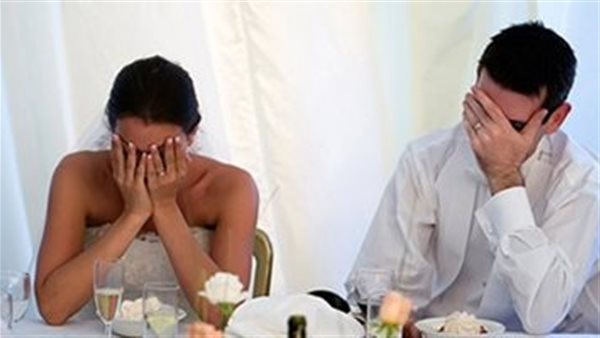 بسبب بوفيه الفرح.. عراك بين أهل عريس وعروس