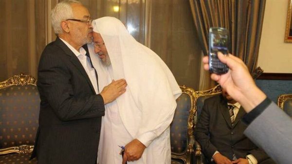 اتحاد الشر والعنف.. التونسيون يرفضون وجود كيان القرضاوي في أراضيهم