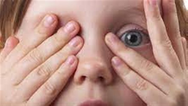 الإفتاء تحسم الجدل..حكم جلوس الأب بدون ملابس أمام أطفاله