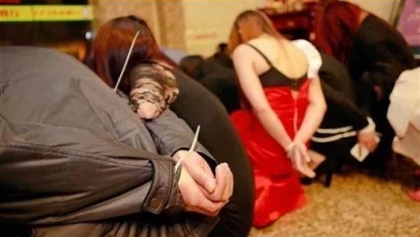  القصة الكاملة لشبكة تبادل الأزواج بالأقصر.. حاولا تقليد فيلم إباحي