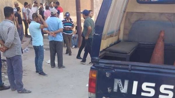 صرخت فأنقذها الجيران.. فيديو 60 ثانية يوثق سحل شاب خلع ملابسه أمام جارته