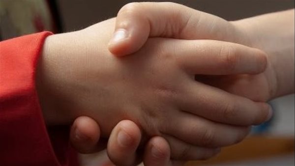 المفتي السابق يجيب..حكم الشرع في نقض الوضوء بمصافحة المرأة أو انفلات الريح