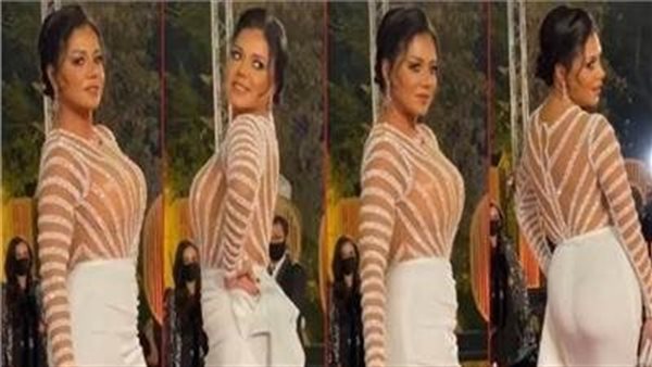 مفيش بطانة.. فنانة شهيرة ترتدي فستان رانيا يوسف| شاهد