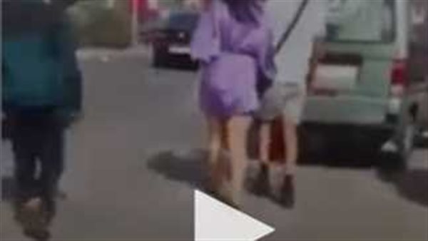 بعد تعرضها لفعل فاضح في الشارع وتصويرها.. رد فعل غريب لفتاة أمام المحكمة