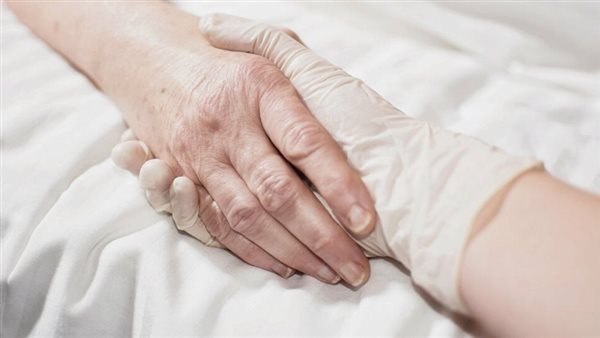 صوت ضوضاء مضحكة من الحنجرة.. ماذا يحدث للشخص عند الموت؟