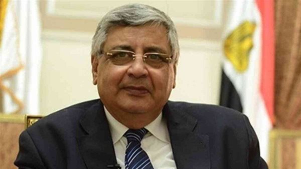 مستشار الرئيس يحسم الجدل حول تأجيل العام الدراسي الجديد بسبب كورونا