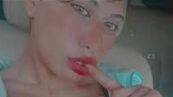 عاوزين تحبسوني تاني؟.. انهيار فتاة التيك توك منة عبد العزيز | شاهد