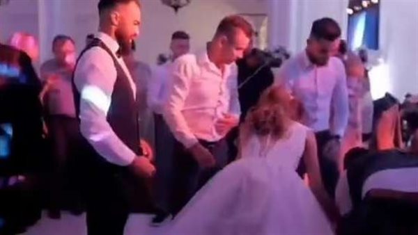 تسببت في كارثة.. عادة يمارسها الشباب بحفلات الزفاف أصابت عريسًا بشلل نصفي | فيديو