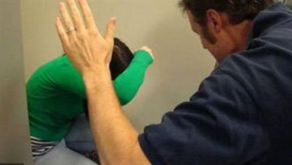 بيعضني لما بغلط..رؤية تطلب الخلع بعد سنتين زواج