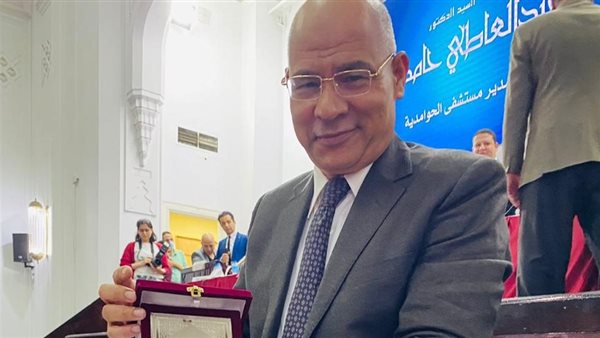 نقابة الأطباء بالجيزة تكرم الدكتور محمد نويصر مدير الإدارة الصحية بمركز الصف