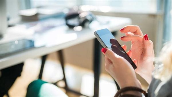 «الإفتاء» تجيب.. ما حكم مشاركة تفاصيل الحياة الخاصة على مواقع التواصل الاجتماعي؟