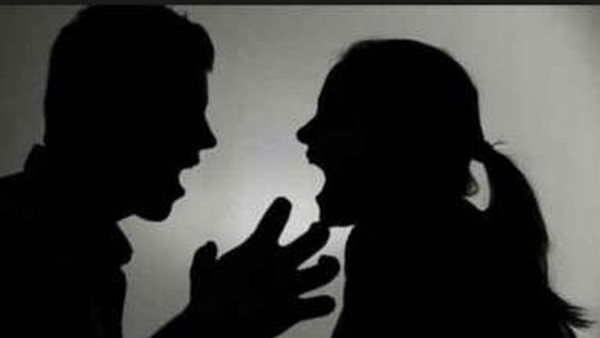 سابته في البيت لوحده.. زوج يشعل النيران في نفسه من أجل فراق زوجته