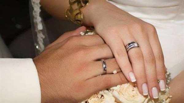 التعجل يهدد بالحرمان..تحذير من الإفتاء بشأن تبادل كلمات الحب بين المخطوبين