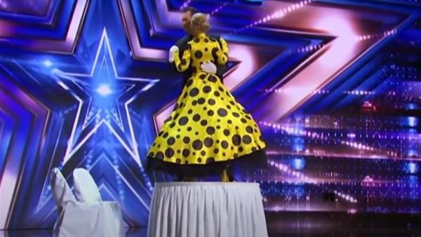 مش هاتخطر على بالك..مفاجأة في رقصة تخطت 70 مليون مشاهدة على تيك توك | فيديو