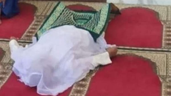 حسن الخاتمة.. جنازة مهيبة لسوهاجي فارق الحياة وهو ساجد