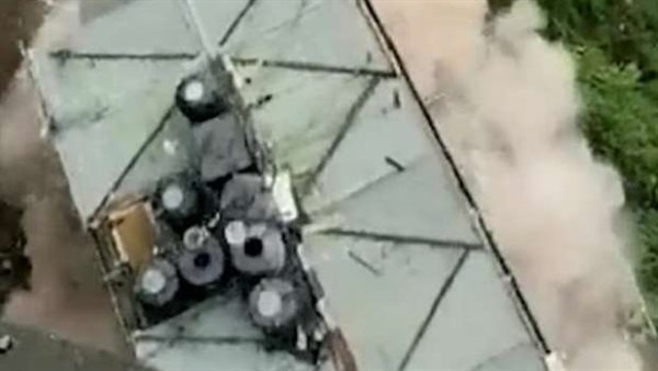 مشاهد مرعبة.. سقوط مبنى من 8 طوابق في انهيار أرضي مفاجئ | فيديو