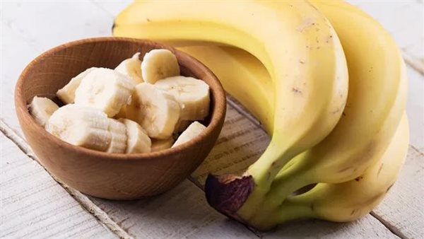 حيلة ستدهشك..ماذا يحدث عند وضع إبرة خياطة داخل موزة؟ | فيديو