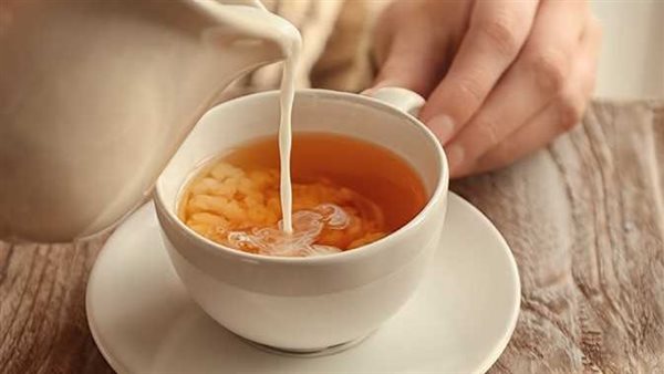 هذه علاقته بالخلايا السرطانية.. تحذير خطير من الشاي باللبن 