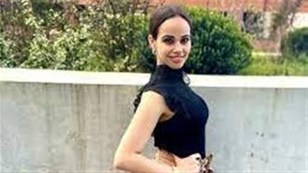  لابسة سلسلة باسم والدها..أول صور من سيشن خطوبة نور عمرو دياب | شاهد