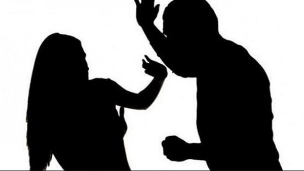 بيضربها وياخد مرتبها.. رد حاسم من الإفتاء على سيدة تشكو معاملة زوجها | فيديو