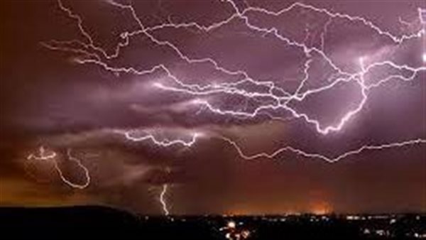 البحوث الفلكية تكشف التفاصيل..هل توجد علاقة بين تعرض مصر لزلزال وهزة التسعينيات أو حدوث البرق والرعد ؟ | فيديو