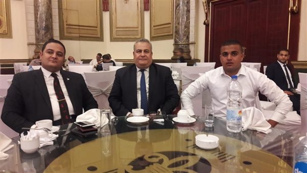 وليد سلام يهنئ سيادة المستشار علاء عزت عوض لتخرج شقيقه الملازم محمد عزت من كلية الشرطة