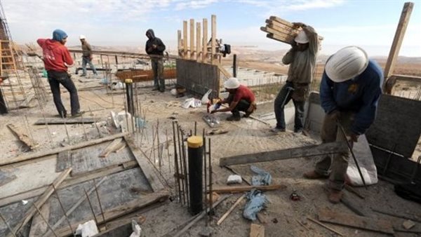 بسبب تصاريح العمل في إسرائيل..استياء فلسطيني على مواقع التواصل الاجتماعي 