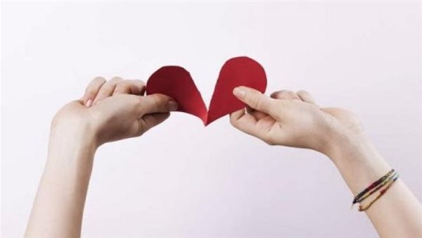 هرب من الزواج..فتاة تطالب شاب بإعادة 12 مليون جنيه بعد إنهاء علاقتهما 