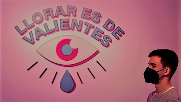 ادخل وعيط.. حكاية غرفة البكاء لعلاج الاكتئاب | شاهد