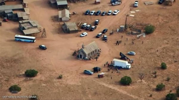  التمثيل تحول لحقيقة.. كيف قتل أليك بالدوين المصورة بالرصاص؟ | فيديو