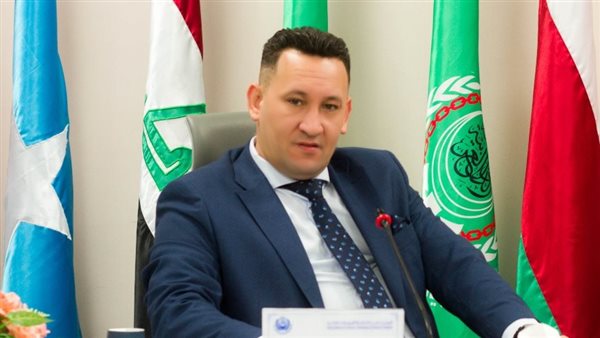 اقتصادي: تثبيت فيتش التصنيف الائتماني لمصر عند 