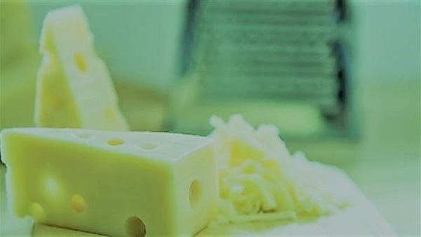 تحذير خطير.. نوع من الجبن يصيب بالتسمم الغذائي