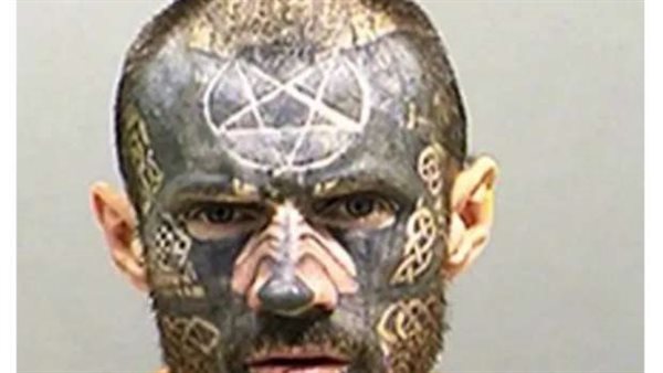 لن تتخيل ما فعله.. القبض على أخطر مجرم في العالم للمرة الخامسة