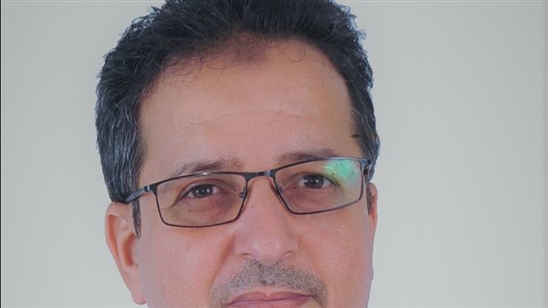 “متاريس العزلة” للكاتب محمد آيت علو