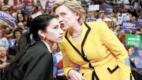 استدرجها إلى شقته..مساعدة كلينتون تفضح السيناتور المتحرش