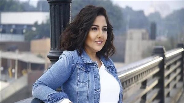 شفت حقيقة اللي حواليا.. مي كساب تثير الجدل بحذف صورها مع زوجها أوكا