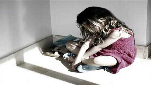اغتصبها 3 مرات وهددها.. قرار عاجل ضد أب بالمنصورة بعد اعتدائها جنسيا على ابنته